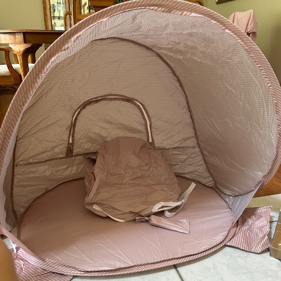 Tinyland new beach tent - Picture 2 of 5